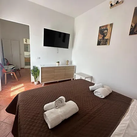 Crispi Mmg Апартаменты